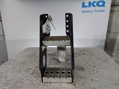 Freightliner Cascadia 126 Left Frame Step