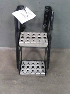 Freightliner Cascadia 126 Left Frame Step