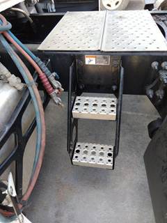 Freightliner Cascadia 126 Left Frame Step