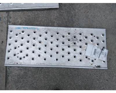 Freightliner Cascadia 126 Frame Step