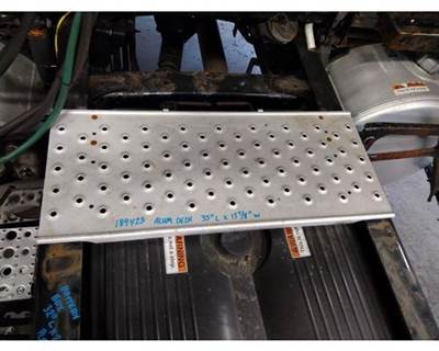 Freightliner Cascadia 126 Frame Step