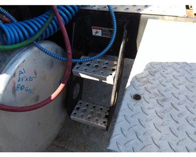 Freightliner Cascadia 126 Left Frame Step