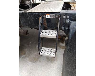 Freightliner Cascadia 126 Left Frame Step