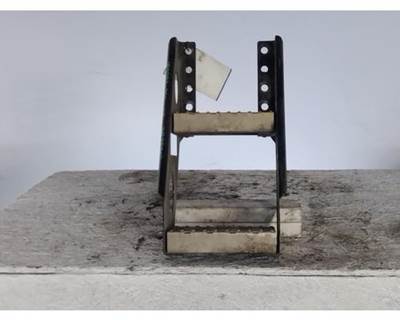 Freightliner Cascadia 126 Left Frame Step