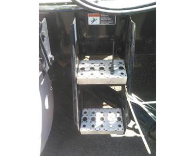 Freightliner Cascadia 126 Left Frame Step