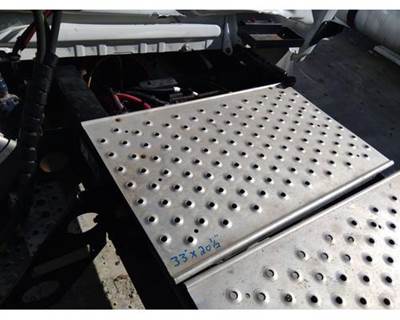 Freightliner Cascadia 126 Frame Step