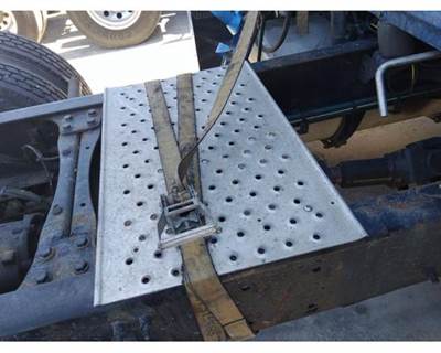 Freightliner Cascadia 126 Frame Step