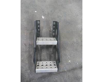 Freightliner Cascadia 126 Frame Step