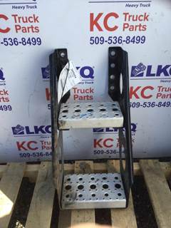 Freightliner Cascadia Frame Step