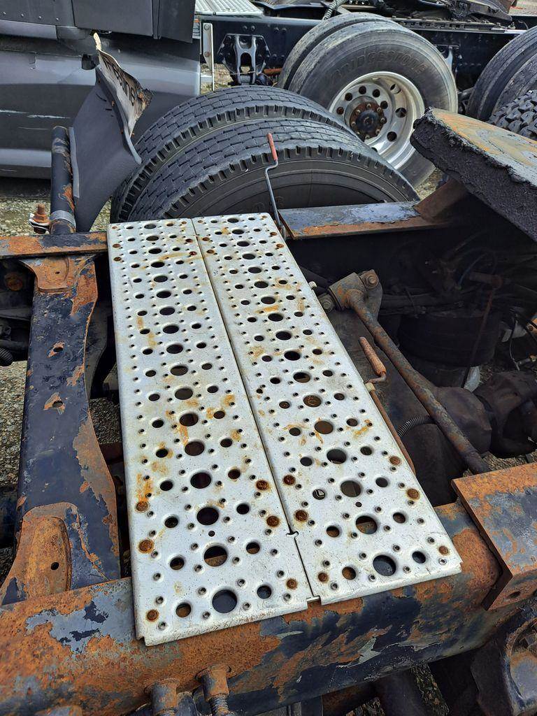 2005 Freightliner Century Class 120 Step for a Freightliner CENTURY 120