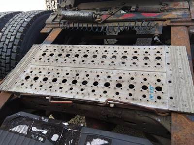 Freightliner Century Class 120 Deck (Catwalk) Step for a Freightliner CENTURY 120