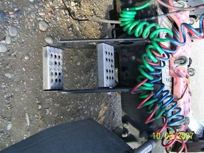 Freightliner Century Class 120 Frame Step for a Freightliner CENTURY 120