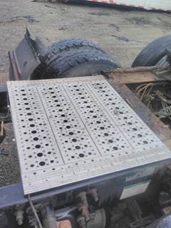 Freightliner Columbia 120 Deck (Catwalk) Step