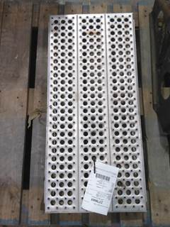 Freightliner FL70 Deck (Catwalk) Step