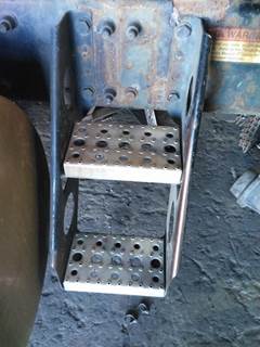 Freightliner FLD132 Classic XL Frame Step