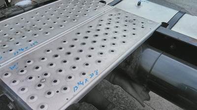 Freightliner M2 106 Step
