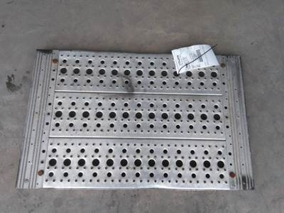 Freightliner M2 112 Deck (Catwalk) Step