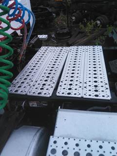 Freightliner M2 112 Deck (Catwalk) Step