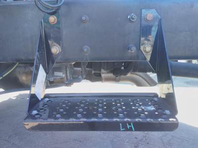 International 4400 Left Frame Step