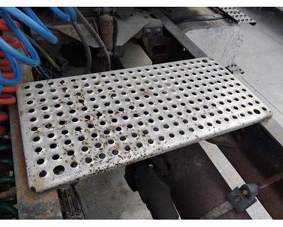 International 4400 Frame Step
