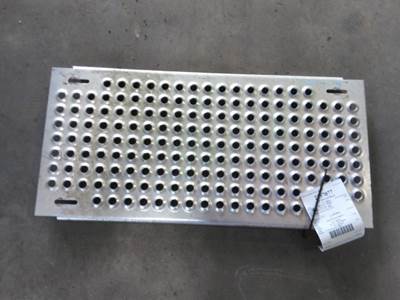 International 8600 Deck (Catwalk) Step