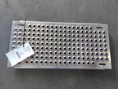 International 8600 Deck (Catwalk) Step