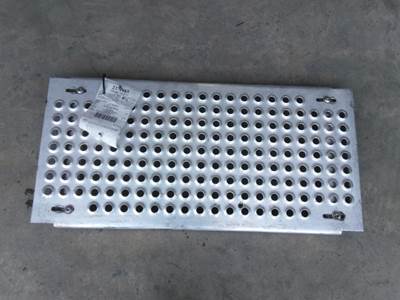 International 8600 Deck (Catwalk) Step