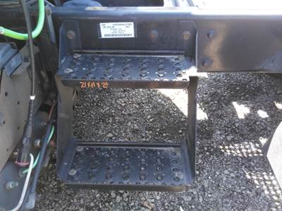 International 8600 Frame Step