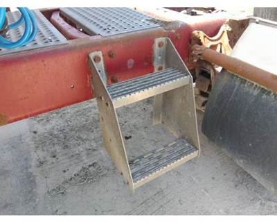 International 9200 Left Frame Step