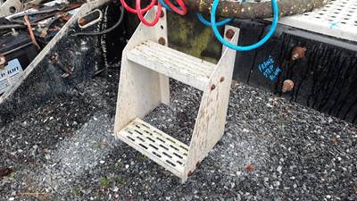 International 9200i Left Frame Step