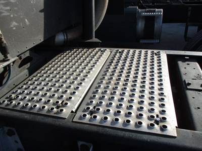 International 9400i Deck (Catwalk) Step