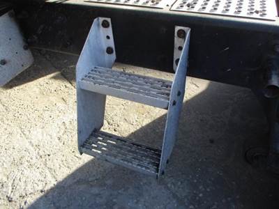 International 9400i Left Frame Step