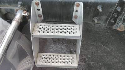 International 9400i Right Frame Step
