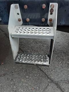 International 9400i Frame Step