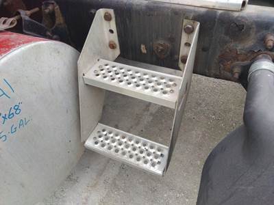 International 9400i Left Frame Step
