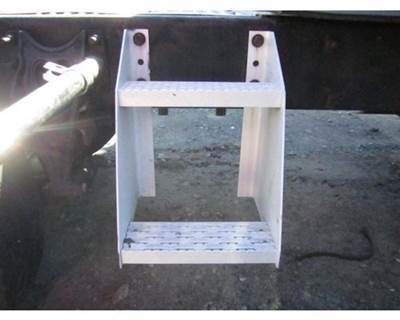 International 9900i Right Frame Step