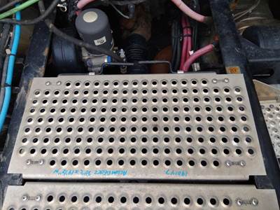 International LT Deck (Catwalk) Step