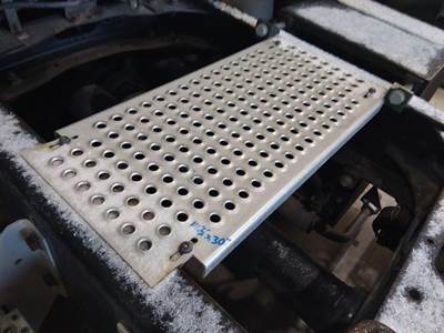 International LT Deck (Catwalk) Step