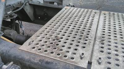 International LT Deck (Catwalk) Step