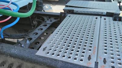 International LoneStar Deck (Catwalk) Step