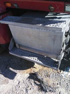 International ProStar Left Step for a International PROSTAR 122