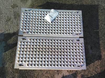 International ProStar Deck (Catwalk) Step for a International PROSTAR 122