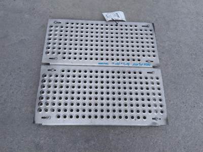 International ProStar Deck (Catwalk) Step for a International PROSTAR 113