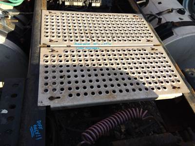 International ProStar Deck (Catwalk) Step for a International PROSTAR 122