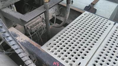 International ProStar Deck (Catwalk) Step for a International PROSTAR 122