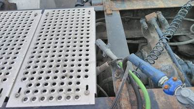 International ProStar Deck (Catwalk) Step for a International PROSTAR 122