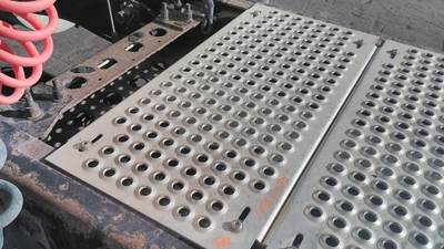 International ProStar Deck (Catwalk) Step for a International PROSTAR 122