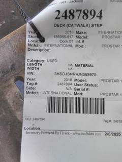 International ProStar Deck (Catwalk) Step for a International PROSTAR 122