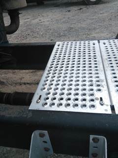 International ProStar Deck (Catwalk) Step for a International PROSTAR 113