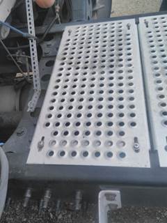 International ProStar Deck (Catwalk) Step for a International PROSTAR 122